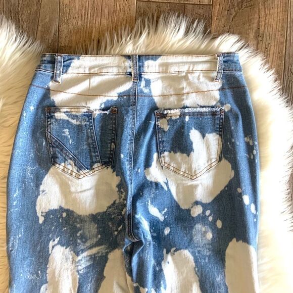 Luxe Moda Flared Jeans - Picture 5 of 10